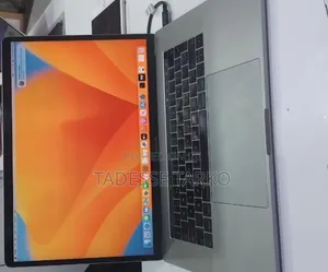 New Laptop Apple MacBook Pro 2017 16GB Intel Core i7 SSD 512GB