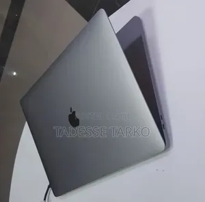 New Laptop Apple MacBook Pro 2017 16GB Intel Core i7 SSD 512GB