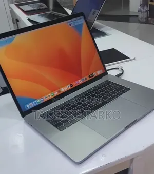 New Laptop Apple MacBook Pro 2017 16GB Intel Core i7 SSD 512GB