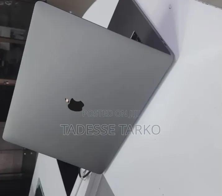 New Laptop Apple MacBook Pro 2017 16GB Intel Core i7 SSD 512GB