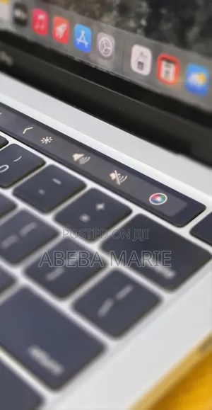 New Laptop Apple MacBook Pro 2020 32GB Intel Core i7 SSD 512GB