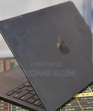 New Laptop Apple MacBook Air 2022 M2 8GB Apple M2 SSD 512GB