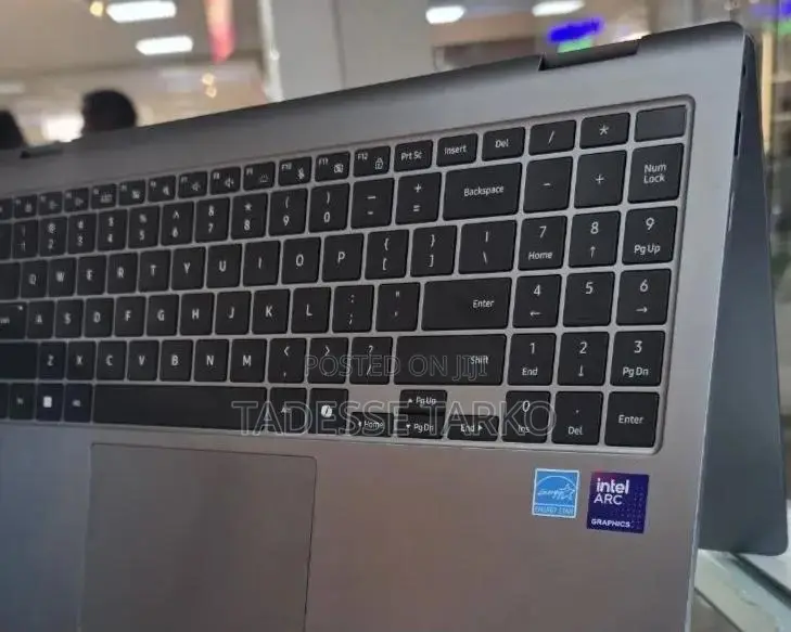 New Laptop Samsung 16GB Intel Core Ultra 7 SSD 512GB