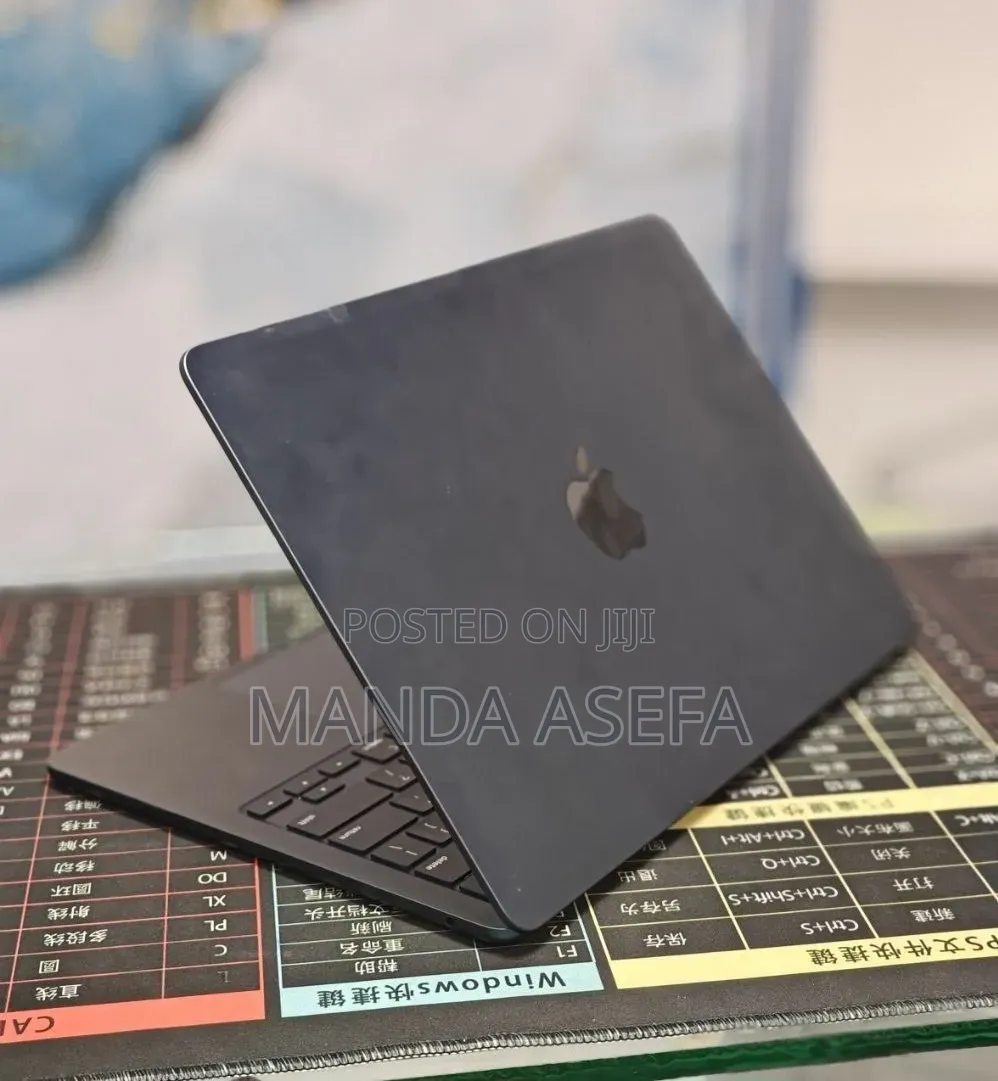 New Laptop Apple MacBook Air 2022 M2 8GB Apple M2 SSD 512GB