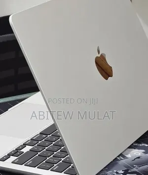 New Laptop Apple MacBook Air 2022 M2 16GB Apple M2 SSD 256GB