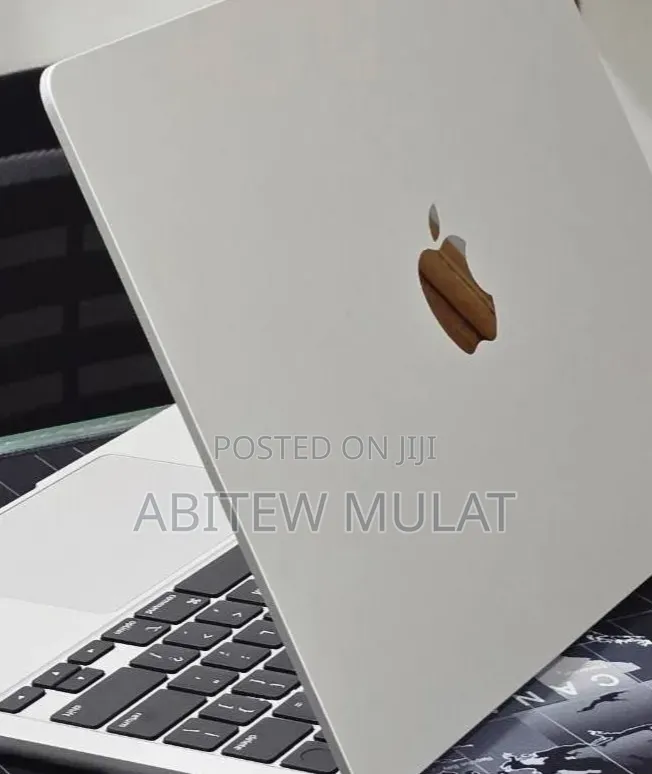 New Laptop Apple MacBook Air 2022 M2 16GB Apple M2 SSD 256GB