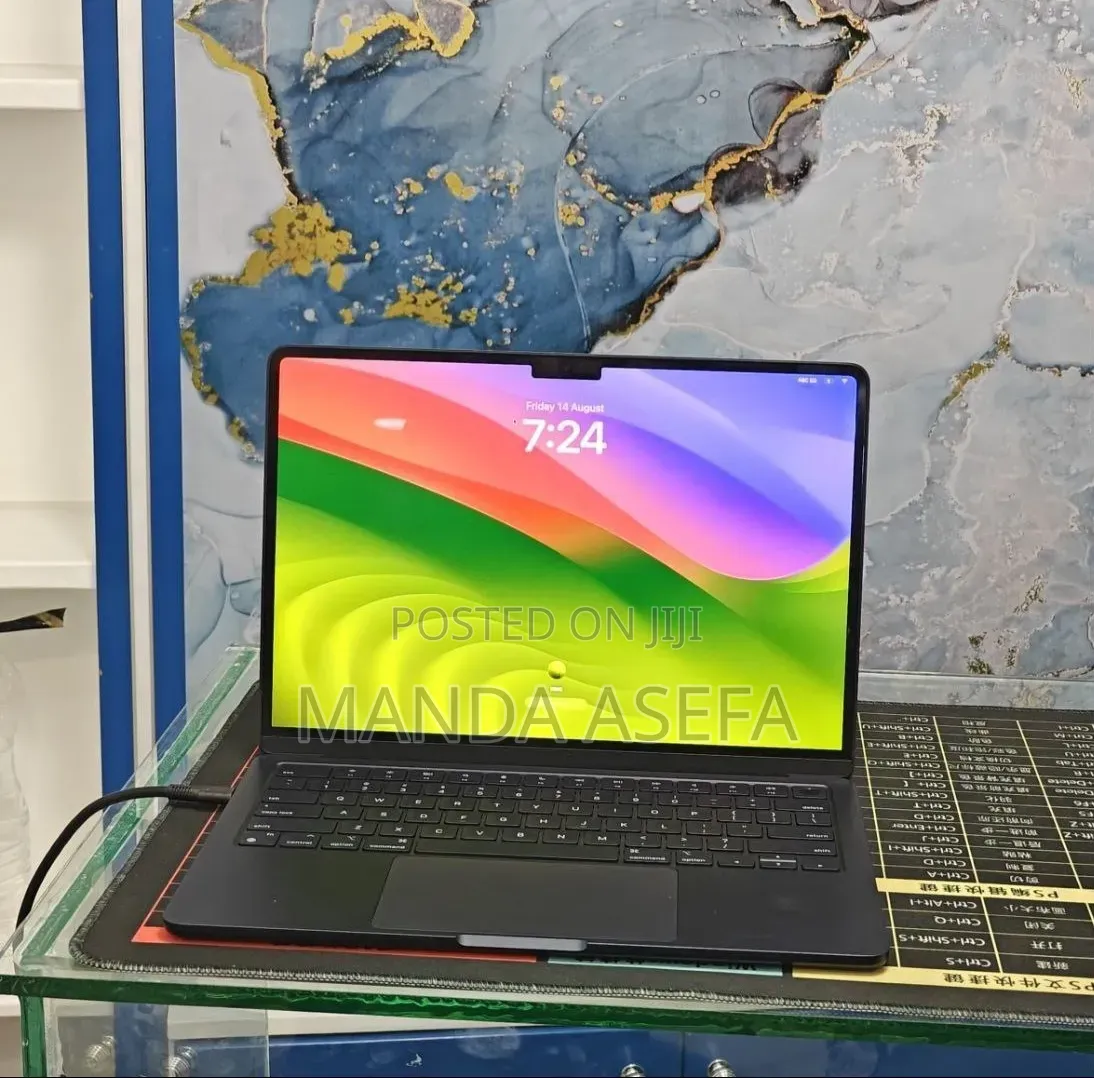 New Laptop Apple MacBook Air 2022 M2 8GB Apple M2 SSD 512GB