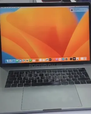 New Laptop Apple MacBook Pro 2017 16GB Intel Core i7 SSD 512GB