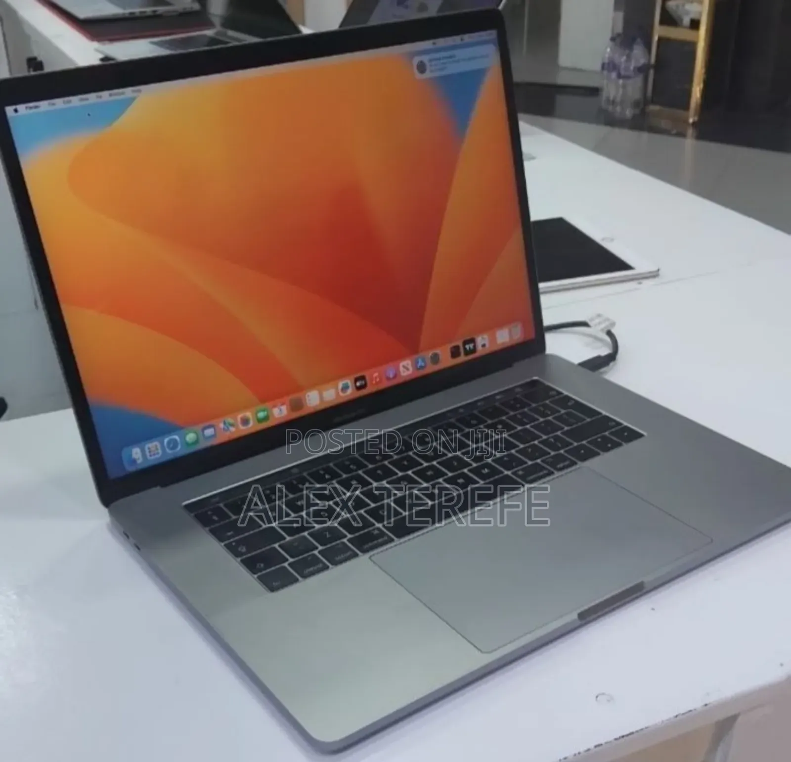 New Laptop Apple MacBook Pro 2017 16GB Intel Core i7 SSD 512GB