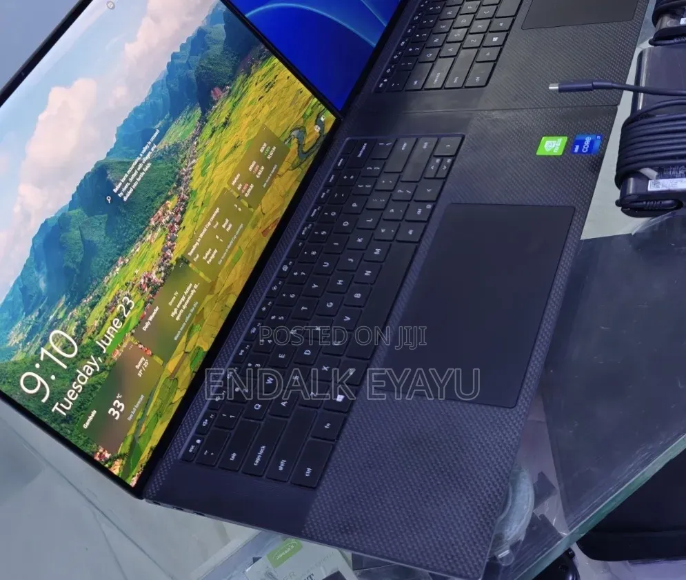 New Laptop Dell Precision 15 3520 16GB Intel Core i7 SSD 512GB