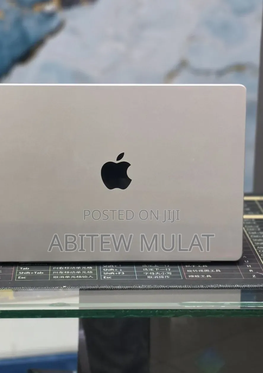 New Laptop Apple MacBook Pro 2021 M1 16GB Apple M1 Pro SSD 1T