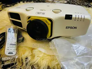 Epson CB-4850WU 3LCD Full HD Professional Home Theater Projector.4,500