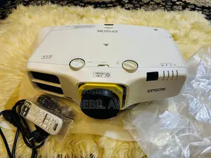 Epson CB-4850WU 3LCD Full HD Professional Home Theater Projector.4,500