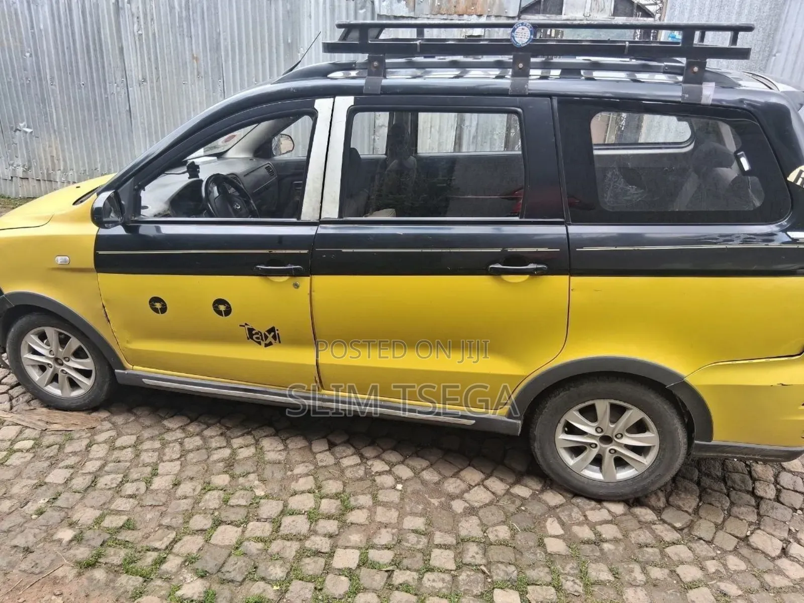 Dongfeng Glory 2018 Yellow