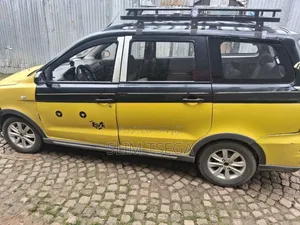Dongfeng Glory 2018 Yellow