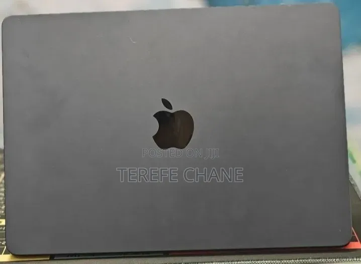 New Laptop Apple MacBook Air 2022 M2 8GB Apple M2 SSD 512GB