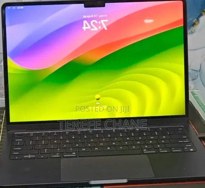 New Laptop Apple MacBook Air 2022 M2 8GB Apple M2 SSD 512GB
