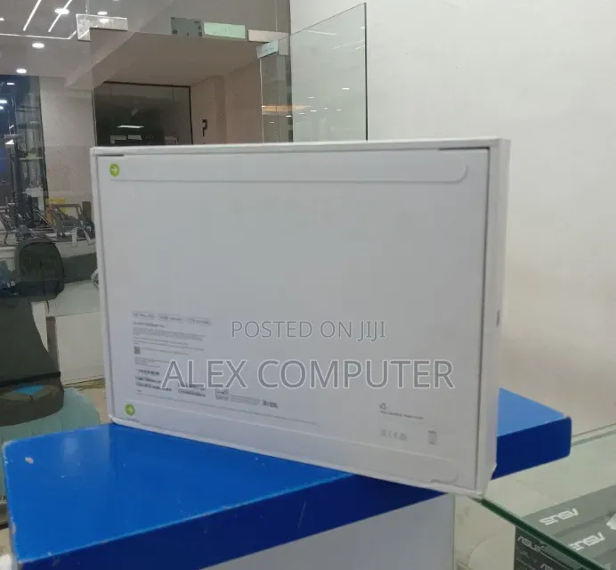 New Laptop Apple MacBook Pro 2026 M5 Max 36GB Apple M5 Max SSD 2T