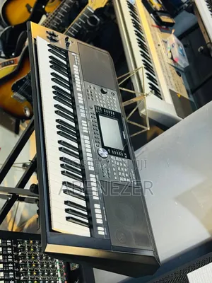 Yamaha PSR S975 Keyboard