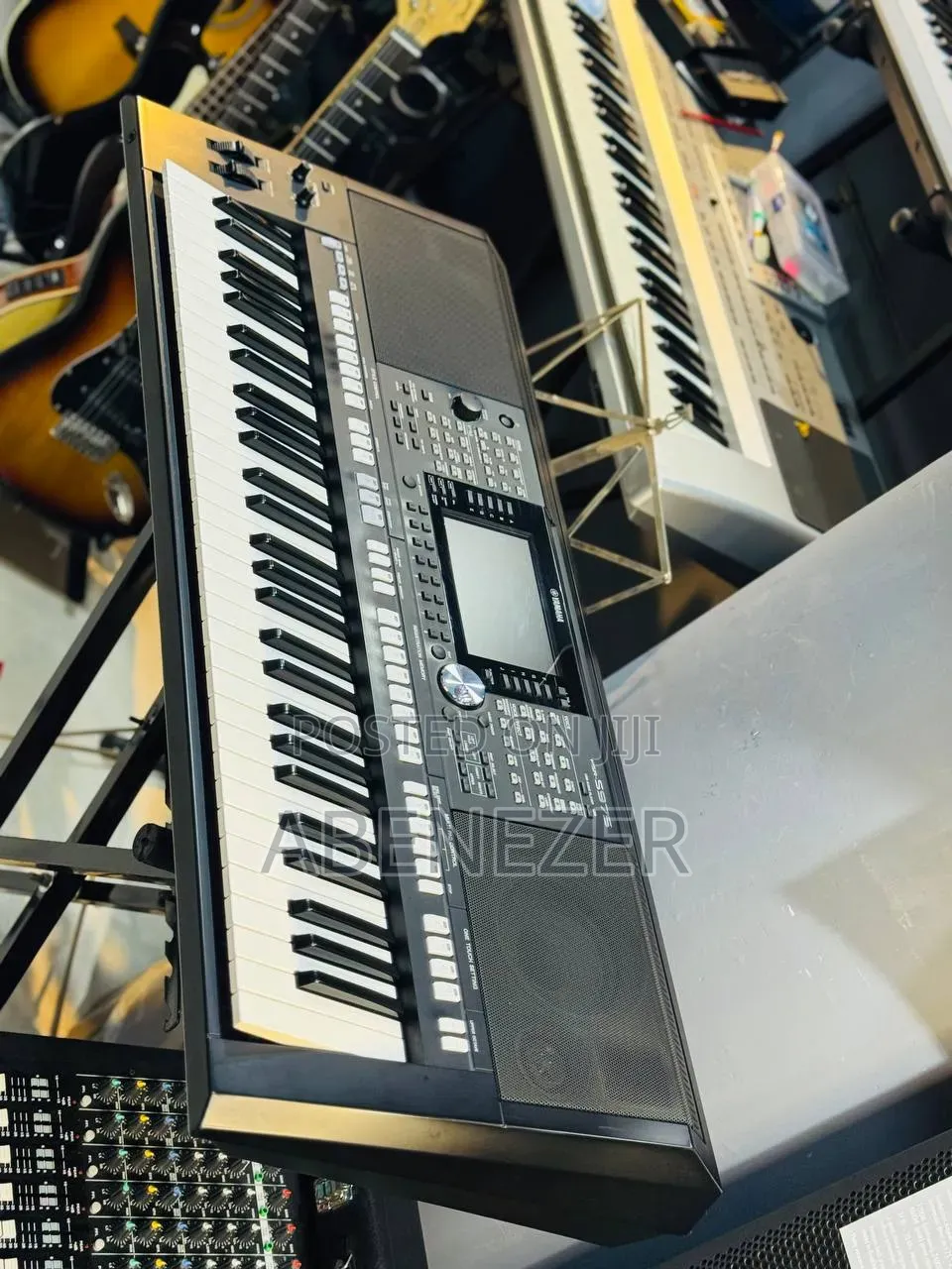 Yamaha PSR S975 Keyboard