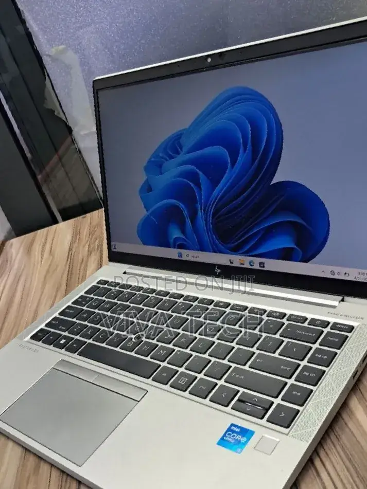 New Laptop HP EliteBook 840 G8 16GB Intel Core i5 SSD 512GB