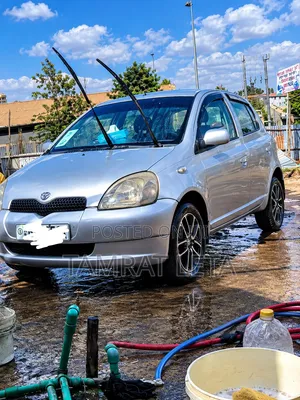 Toyota Vitz 2001 Silver