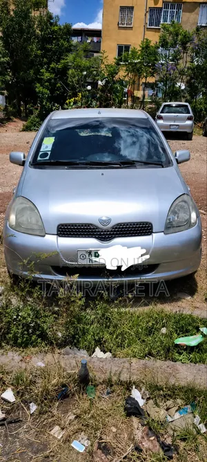 Toyota Vitz 2001 Silver