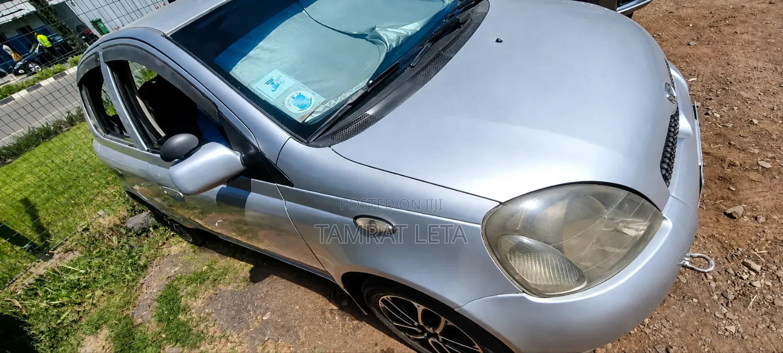 Toyota Vitz 2001 Silver