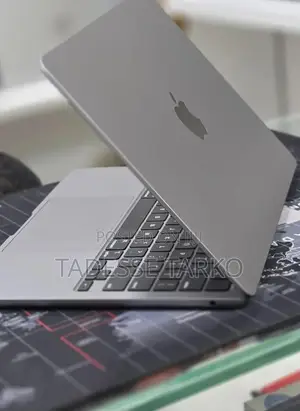 New Laptop Apple MacBook Air 2022 M2 8GB Apple M2 SSD 256GB