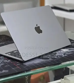 New Laptop Apple MacBook Air 2022 M2 8GB Apple M2 SSD 256GB