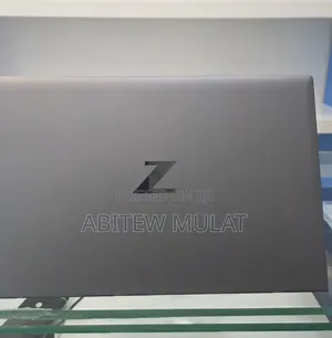 New Laptop HP ZBook Firefly G8 16GB Intel Core i7 SSD 512GB