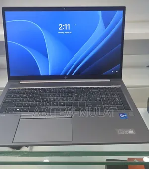 New Laptop HP ZBook Firefly G8 16GB Intel Core i7 SSD 512GB