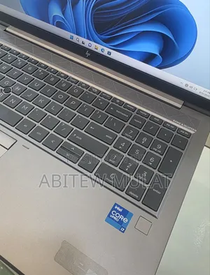 New Laptop HP ZBook Firefly G8 16GB Intel Core i7 SSD 512GB