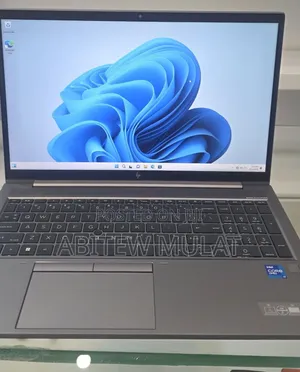 New Laptop HP ZBook Firefly G8 16GB Intel Core i7 SSD 512GB