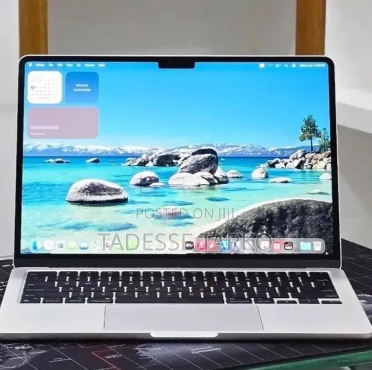 New Laptop Apple MacBook Air 2022 M2 16GB Apple M2 SSD 256GB