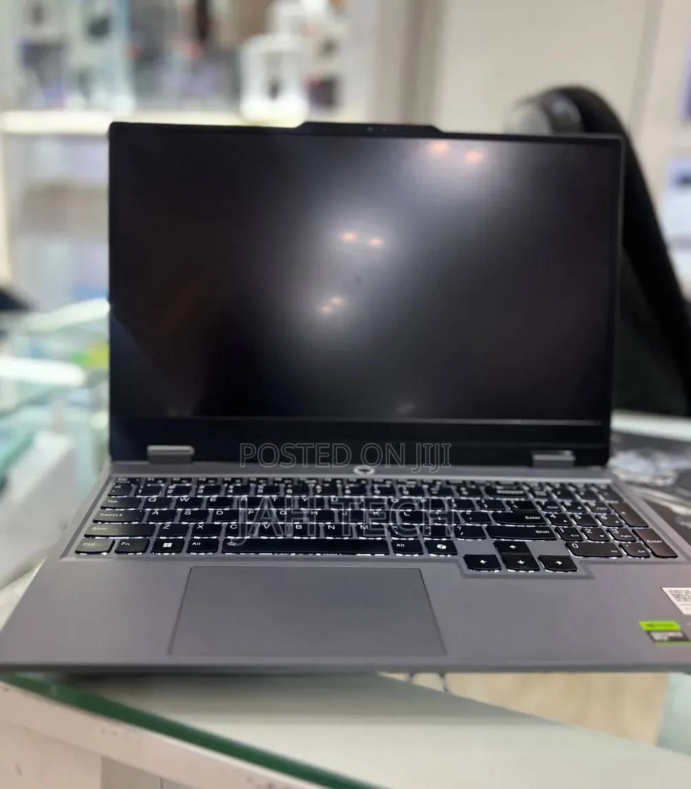 New Laptop Lenovo LOQ 15IRH8 16GB AMD Ryzen 5 SSD 512GB