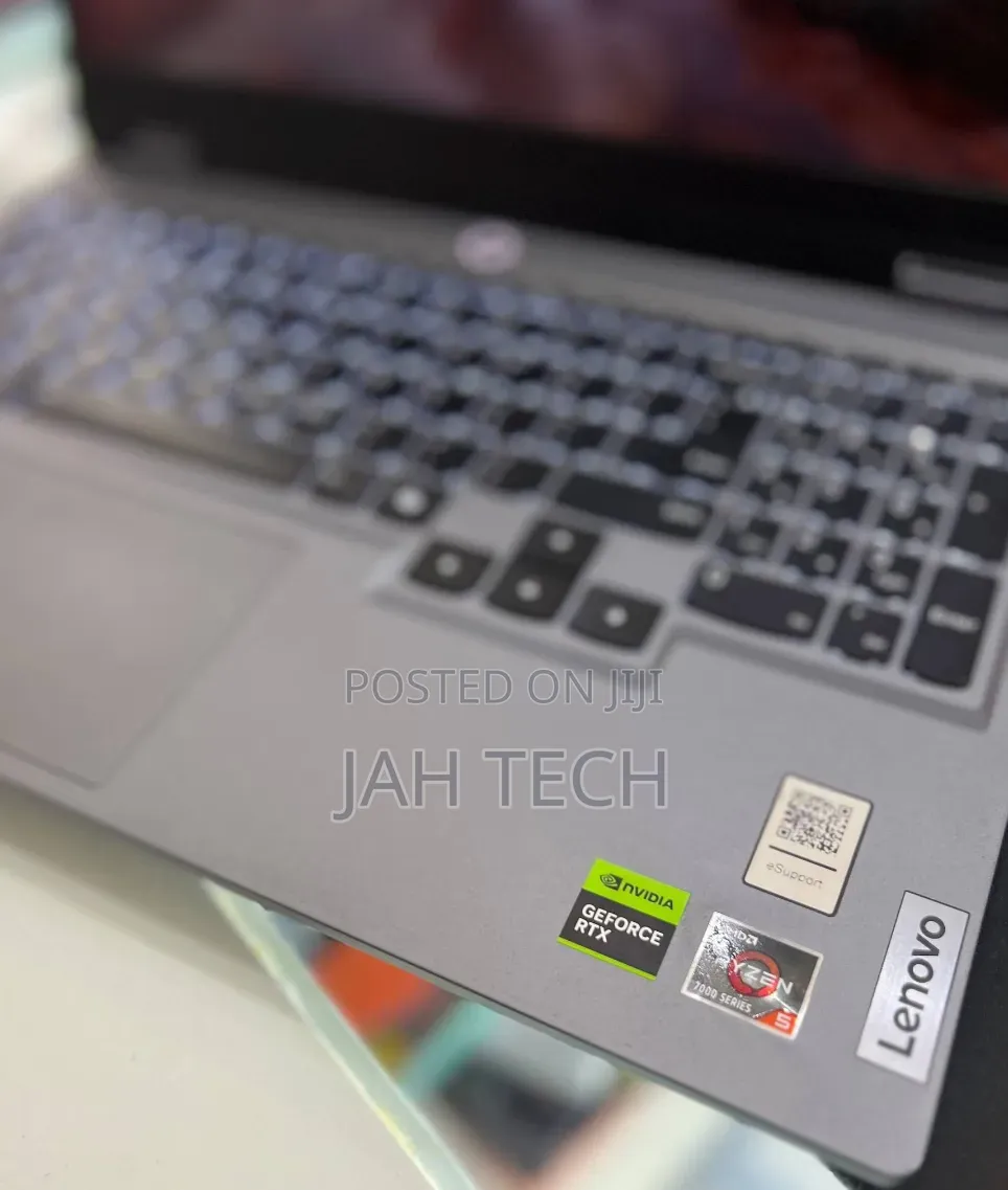 New Laptop Lenovo LOQ 15IRH8 16GB AMD Ryzen 5 SSD 512GB