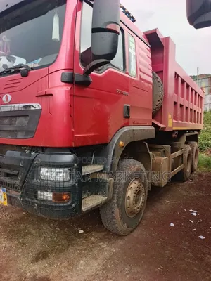 Howo Sino Struck (Tx336) With Bank