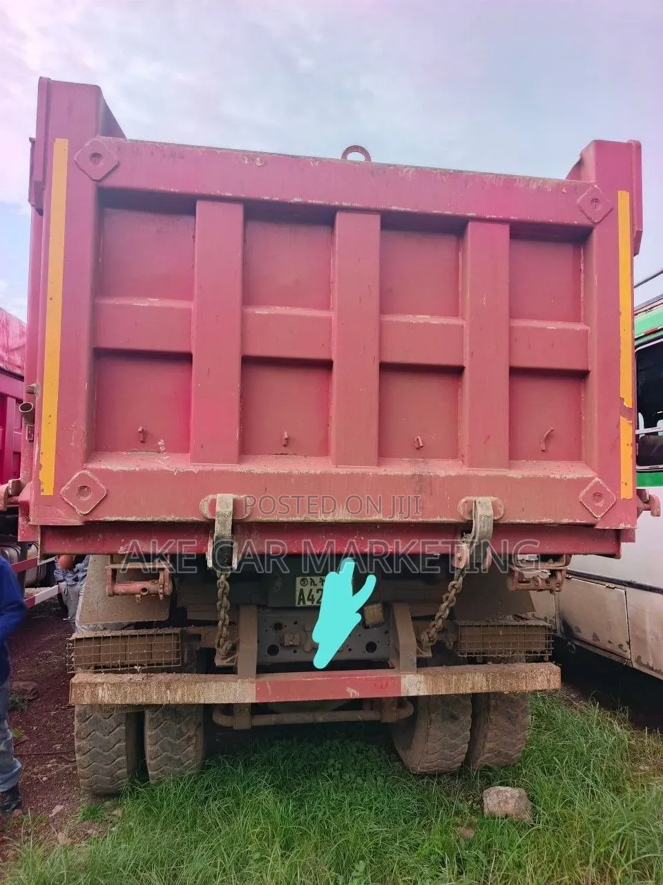 Howo Sino Struck (Tx336) With Bank