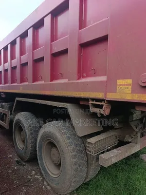 Howo Sino Struck (Tx336) With Bank