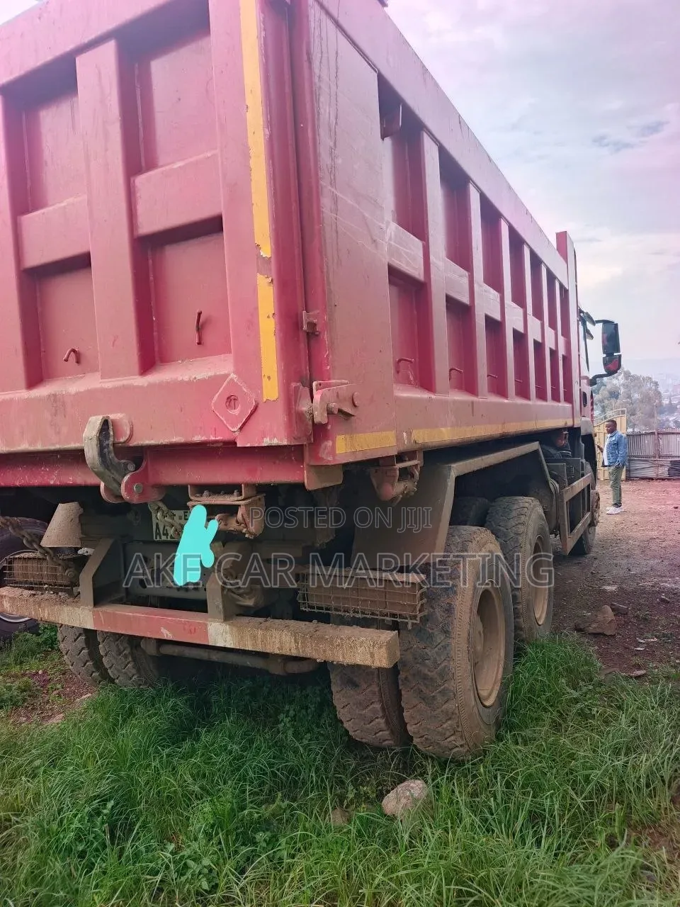 Howo Sino Struck (Tx336) With Bank