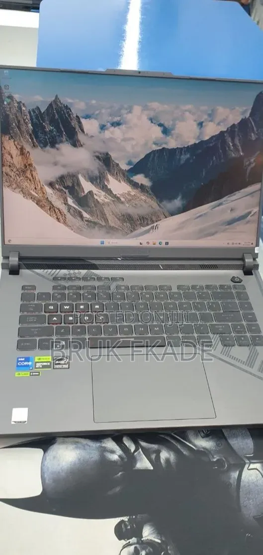 New Laptop Asus ROG Strix G16 G614 16GB Intel Core i7 SSD 1T