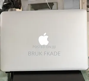 New Laptop Apple MacBook 2017 8GB Intel Core i7 SSD 128GB