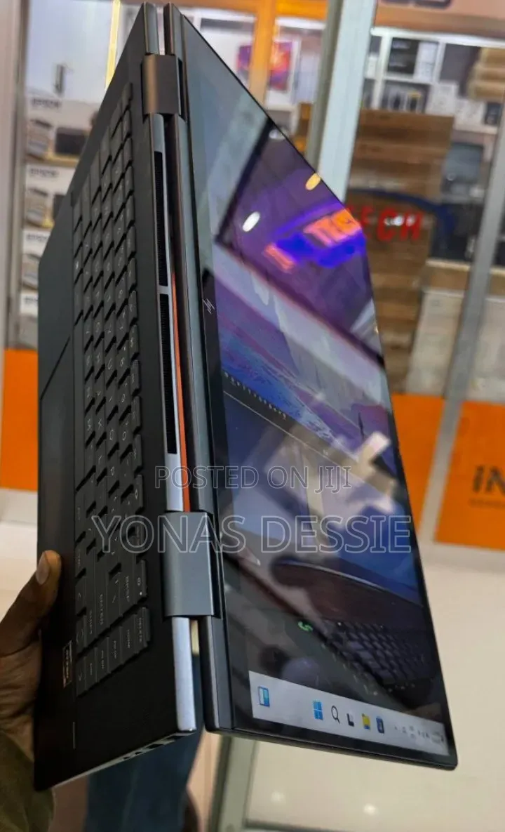New Laptop HP Envy x360 8GB AMD Ryzen 7 SSD 512GB