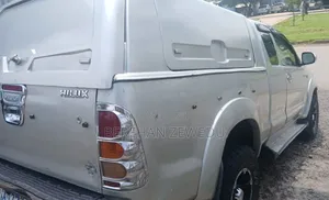 Toyota Hilux 2012 Silver