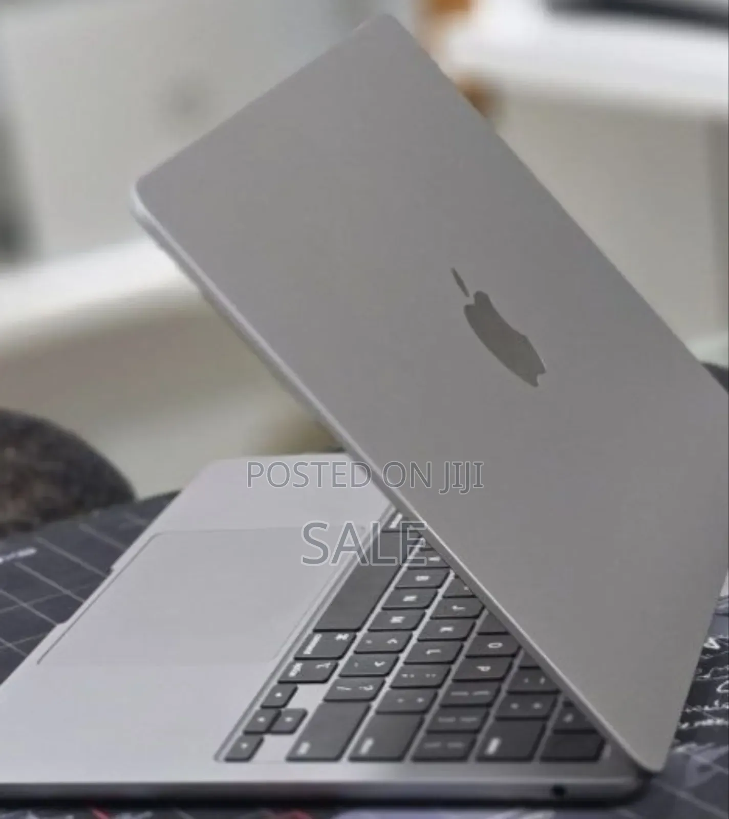 New Laptop Apple MacBook Air 2022 M2 8GB Apple M2 SSD 256GB