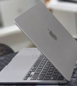 New Laptop Apple MacBook Air 2022 M2 8GB Apple M2 SSD 256GB