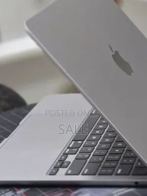 New Laptop Apple MacBook Air 2022 M2 8GB Apple M2 SSD 256GB