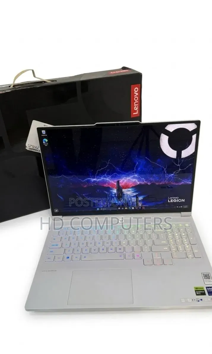New Laptop Lenovo Legion Pro 7 32GB Intel Core Ultra 9 SSD 1T