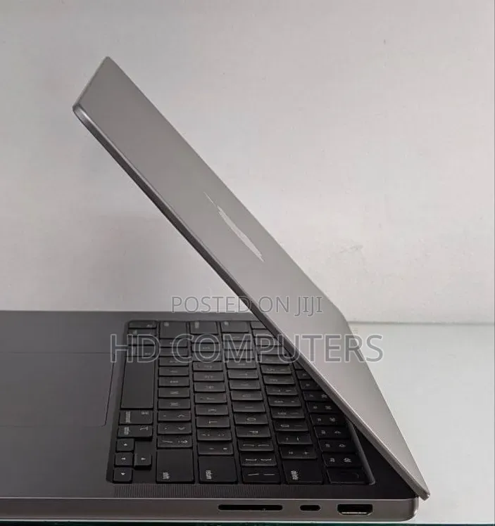 New Laptop Apple MacBook Pro 2021 M1 16GB Apple M1 Pro SSD 512GB